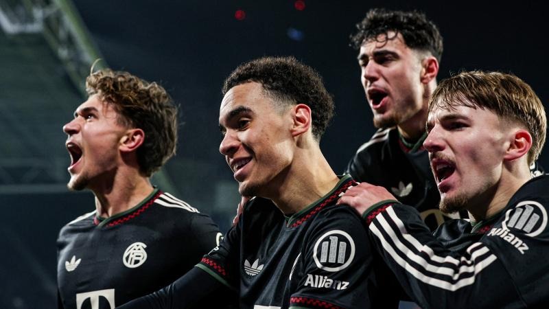 范佩西首次征召儿子进入费耶诺德比赛名单，但并未安排他出场